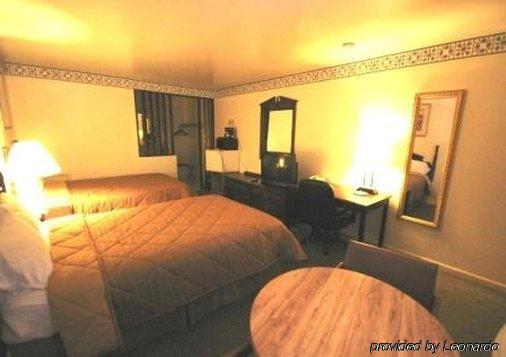 Budget Host Inn New Berlinville Номер фото